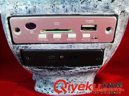 供應骷髏頭音響 創(chuàng)意個性插卡播放器 FM調(diào)頻 多功能音響 禮品原始圖片3