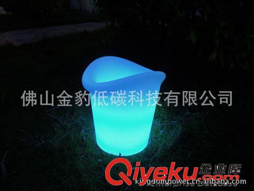 佛山大型滾塑加工16色遙控變化鋰電子可充電LED發(fā)光冰桶