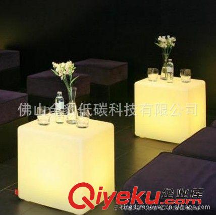 滾塑加工LED發(fā)光立方體 遙控變色LED發(fā)光方凳