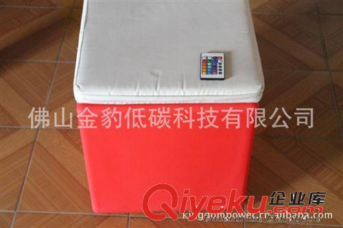 LED彩色發(fā)光方凳 發(fā)光正方體椅子 酒吧發(fā)光椅子 酒店發(fā)光家具方凳原始圖片3