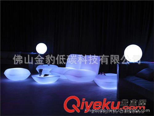 發(fā)光方凳 草坪發(fā)光燈箱 LED發(fā)光凳子 滾塑七彩發(fā)光方凳