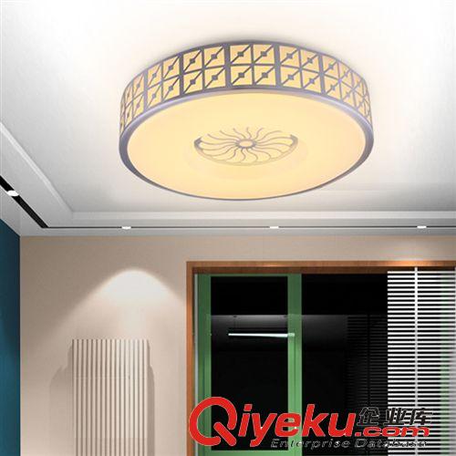 led吸頂燈 簡(jiǎn)約現(xiàn)代臥室燈客廳燈具 圓形鋁材亞克力面包燈飾原始圖片2