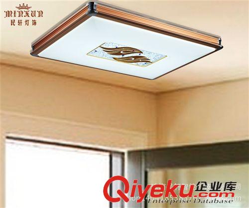 現(xiàn)代簡約陶瓷臺燈創(chuàng)意床頭燈護(hù)眼LED客廳燈婚慶宜家布藝裝飾燈具