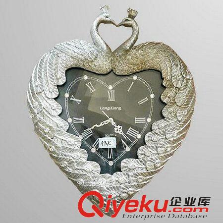 歐式gd復(fù)古心形雙孔雀創(chuàng)意藝術(shù)鑲鉆客廳壁鐘創(chuàng)意鐘表靜音掛鐘原始圖片3
