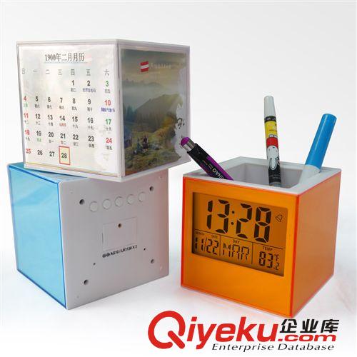【學生用品環保水能筆筒萬年歷辦公文具電子禮品方形塑料電子鐘】原始圖片2