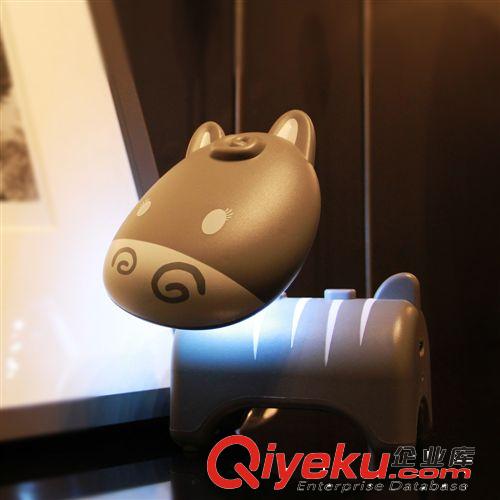 伊品堂專利愛心犬LED充電臺燈/護眼臺燈LED