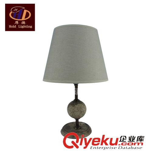 生產(chǎn)銷售 陶瓷仿古布藝燈 臥室床頭臺燈