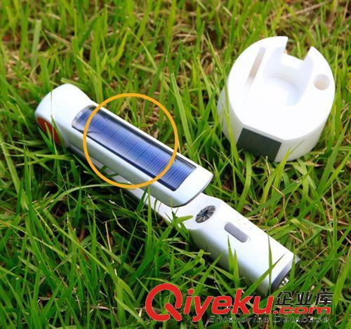 手搖發(fā)電 太陽能 臺燈 收音機 供手機充電 報警功能原始圖片2