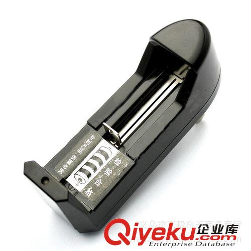 批發(fā)強(qiáng)光手電筒{wn}充電器 18650 14500鋰電池智能充電器帶指示燈