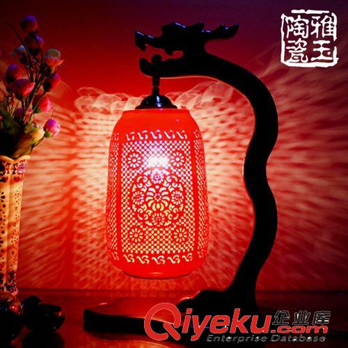 景德鎮(zhèn)陶瓷燈鏤空中國紅龍頭S祥云架床頭臺燈中式臺燈新婚慶結(jié)婚原始圖片2