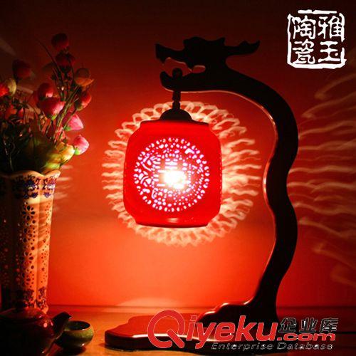 景德鎮(zhèn)陶瓷燈鏤空中國紅龍頭S祥云架床頭臺燈中式臺燈新婚慶結(jié)婚原始圖片3