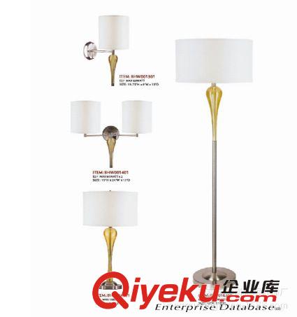 東莞廠家非標(biāo)工程定制客房臺(tái)燈美式現(xiàn)代創(chuàng)意透明樹脂燈具酒店照明原始圖片2