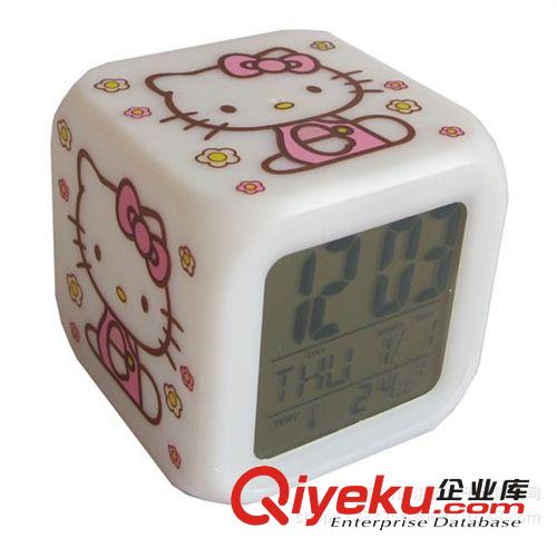 hello kitty七彩萬年歷七彩變色鐘骰子鐘各種圖案七彩溫度四方鐘