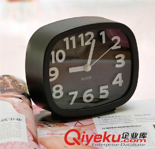 馨園欣創(chuàng)意射擊打靶l(wèi)靜音夜光懶人貪睡電子鬧鐘新奇男女生日禮物