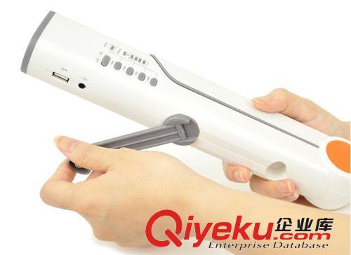 直銷:609太陽能手搖發(fā)電筒+臺(tái)燈+收音機(jī)+手機(jī)充電器應(yīng)急求救信號(hào)原始圖片3