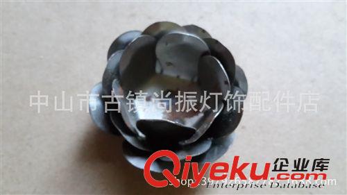 專業生產銷售；五金花邊，工藝品花邊，鐵藝花邊，燈飾花邊
