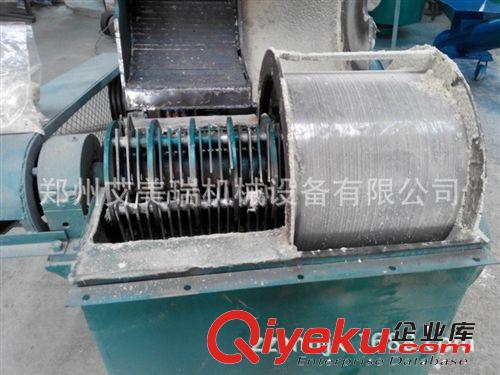 供應(yīng)多功能邊角料木材粉碎機(jī) 廢舊木料粉碎機(jī)