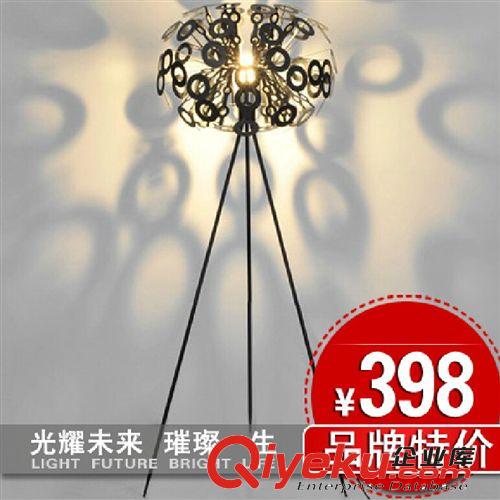 現(xiàn)代簡(jiǎn)約餐吊燈客廳落地?zé)翡X片落地?zé)舡h(huán)保鋁材餐吊燈廠家批發(fā)
