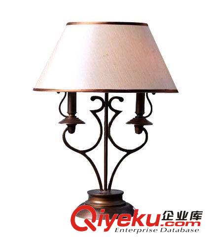 銷(xiāo)售歐式田園仿古復(fù)古典美式落地?zé)?宮廷布罩原始圖片3