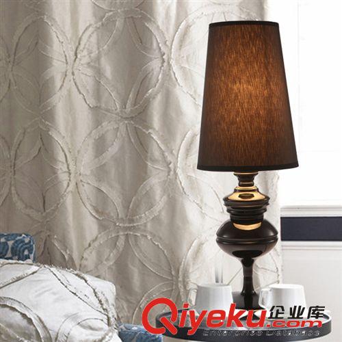 現(xiàn)代簡約個(gè)性樹脂臺(tái)燈臥室床頭燈飾客廳燈時(shí)尚燈具工作燈具批發(fā)