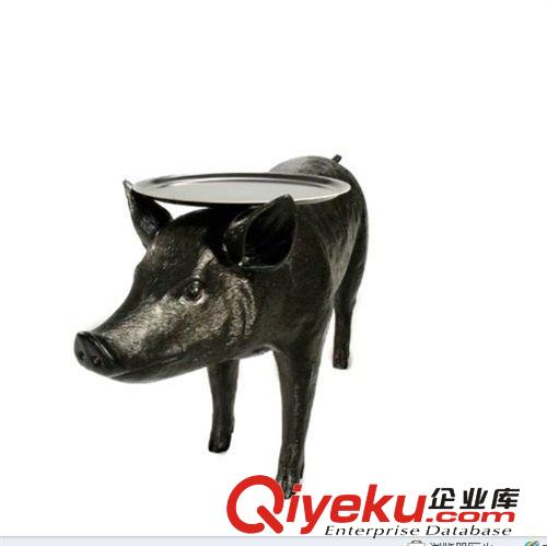 pig 設(shè)計師現(xiàn)代個性小豬桌子 Front Design設(shè)計樹脂工藝品