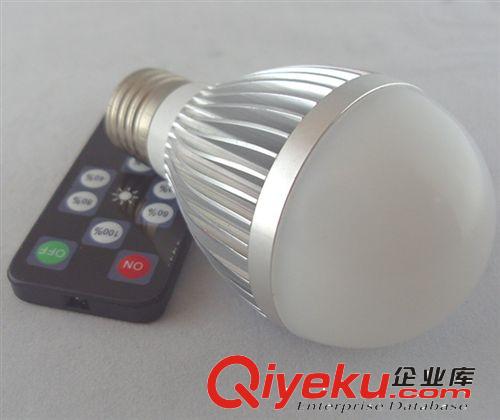 廠家直銷 大功率 高亮 LED 5W 帶遙控?zé)?正/暖白光 球泡燈 可調(diào)