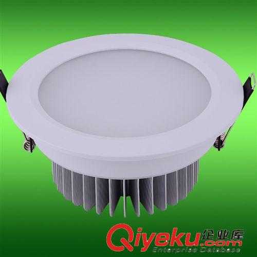 供應 新款LED明裝天花燈 3W5W7W9W12W 可轉(zhuǎn)動明裝筒燈射燈