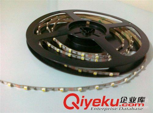 深圳廠家供應LED3014軟燈條 3VLED3014燈帶 70燈4MM寬LED軟燈帶