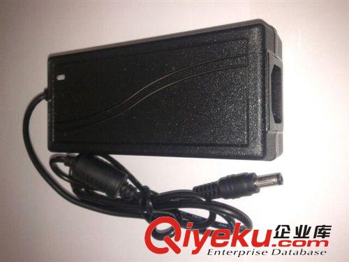 供應(yīng) 車載電源12V6A車載點(diǎn)煙器桌面式開關(guān)電源12V72W開關(guān)電源