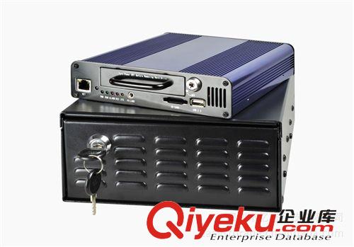 深圳廠家4路D1車(chē)載錄像機(jī) 深圳車(chē)載DVR 深圳車(chē)載監(jiān)控系統(tǒng)帶WIFI原始圖片3