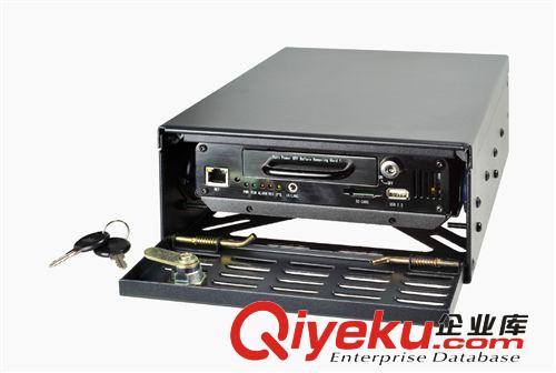 深圳廠家4路D1車(chē)載錄像機(jī) 深圳車(chē)載DVR 深圳車(chē)載監(jiān)控系統(tǒng)帶WIFI
