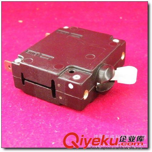 全新原装 AMP/TYCO 断路器 开关 W67-X2Q50-30 7-1393252-8 现货