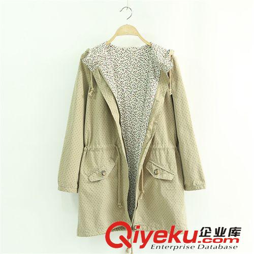 224-0247秋裝新品批發(fā)連帽抽繩收腰繡五角星波點(diǎn)大碼工裝外套風(fēng)衣原始圖片3