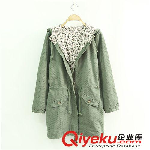 224-0247秋裝新品批發連帽抽繩收腰繡五角星波點大碼工裝外套風衣