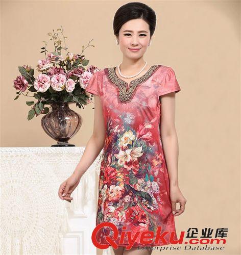 一件代發(fā)中老年女士大碼圓領(lǐng)短袖桑蠶絲中老年女裝夏季短袖連衣裙原始圖片2