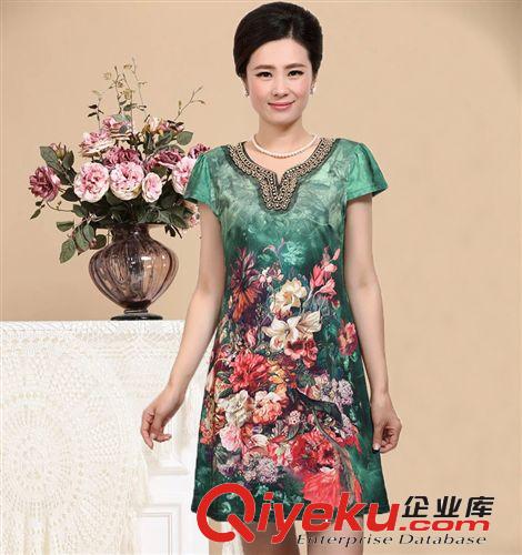 一件代發(fā)中老年女士大碼圓領(lǐng)短袖桑蠶絲中老年女裝夏季短袖連衣裙原始圖片3