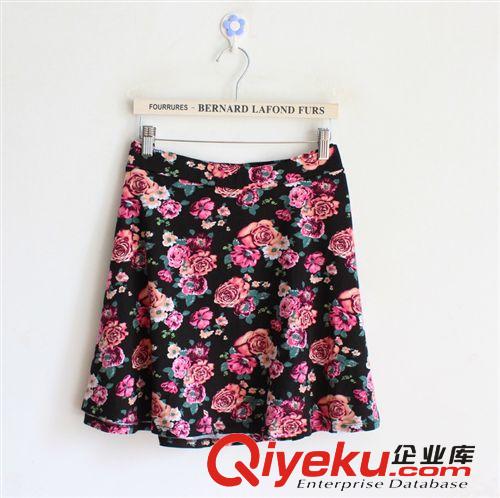 新款 復古 花朵  短裙