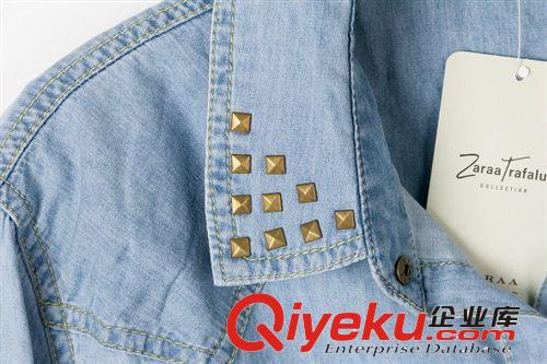 2013秋季新款牛仔襯衫長(zhǎng)袖 批發(fā)水洗全棉牛仔襯衫鉚釘裝飾821J原始圖片3