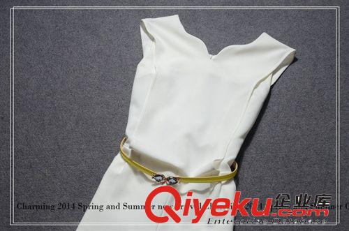 2014夏季新品歐美女裝 時(shí)尚氣質(zhì)白色V領(lǐng)九分連體褲 送腰帶gc2472