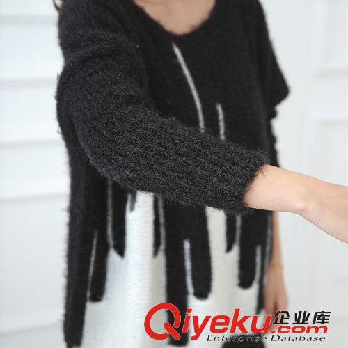 shezgood秋冬裝新款韓版女裝黑白拼色寬松長袖套頭個性鏤空毛衣女原始圖片3