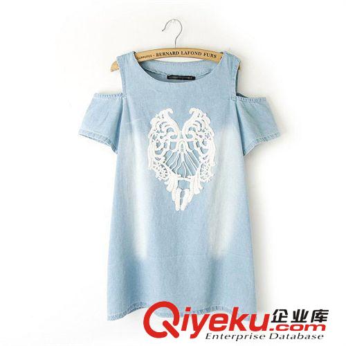 A06-00296 F.M.P  夏季新款歐美時(shí)尚露肩繡花牛仔連衣裙原始圖片3