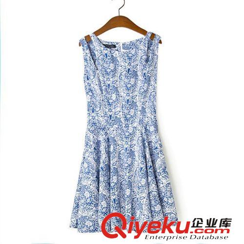 A136-00212 F.M.P 歐美夏季新款時尚復(fù)古藍白印花連衣裙原始圖片2