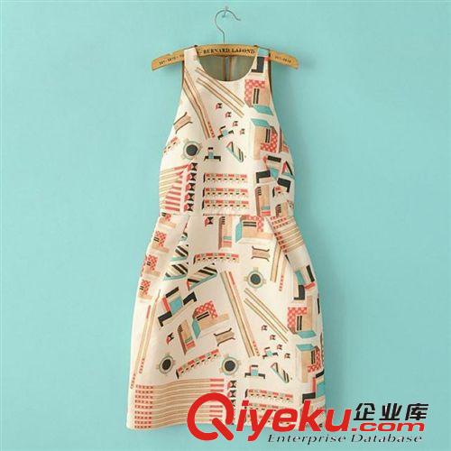 A56-01186 F.M.P 夏季新款歐美范時(shí)尚復(fù)古收腰百褶露肩短袖連衣裙