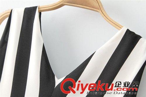 A04-00243 F.M.P  歐美風腰部系帶不規則條紋拼接連衣裙原始圖片3