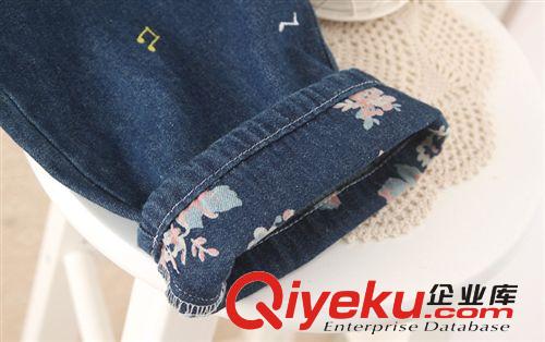 026日系秋裝新款小清新音符刺繡拼碎花寬松休閑女式水洗牛仔長褲原始圖片3