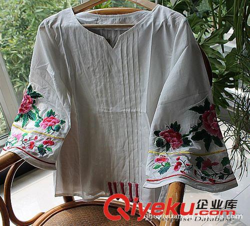 帛衣苑 民族風改良V領喇叭八分袖女裝刺繡棉麻春秋短款上衣