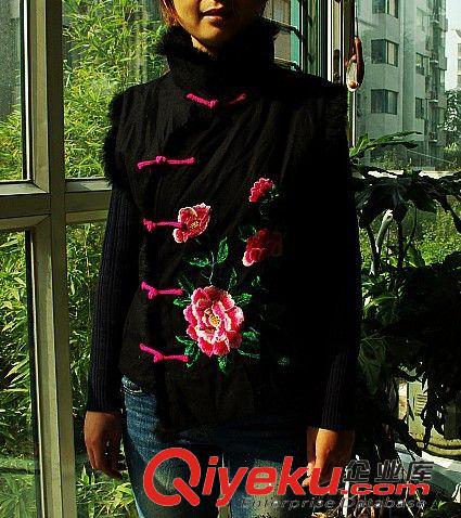 2012@民族風格刺繡女裝秋冬款兔毛毛呢短款夾棉馬夾原始圖片3