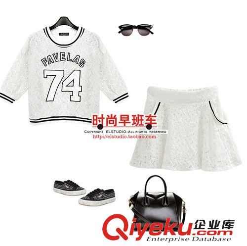 5831#歐美風(fēng)新款蕾絲勾花短袖T恤配蕾絲短裙套裝女休閑運(yùn)動(dòng)服夏