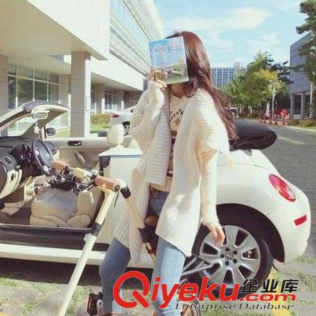 2013新款韓版大翻領(lǐng)毛衣外套女秋冬寬松加厚中長款蝙蝠開衫原始圖片2