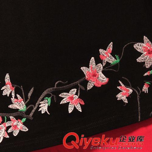 春夏新款民族風(fēng)女裝 斜下擺刺繡花 大碼寬松短袖上衣T恤原始圖片2